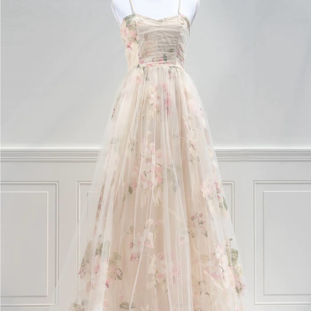 Amantine NWT cream floral fairy dress. Size medium. Never worn.